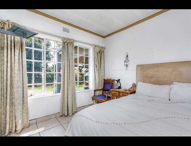 4 BEDROOM FREESTANDING FOR SALE IN LYNDHURST